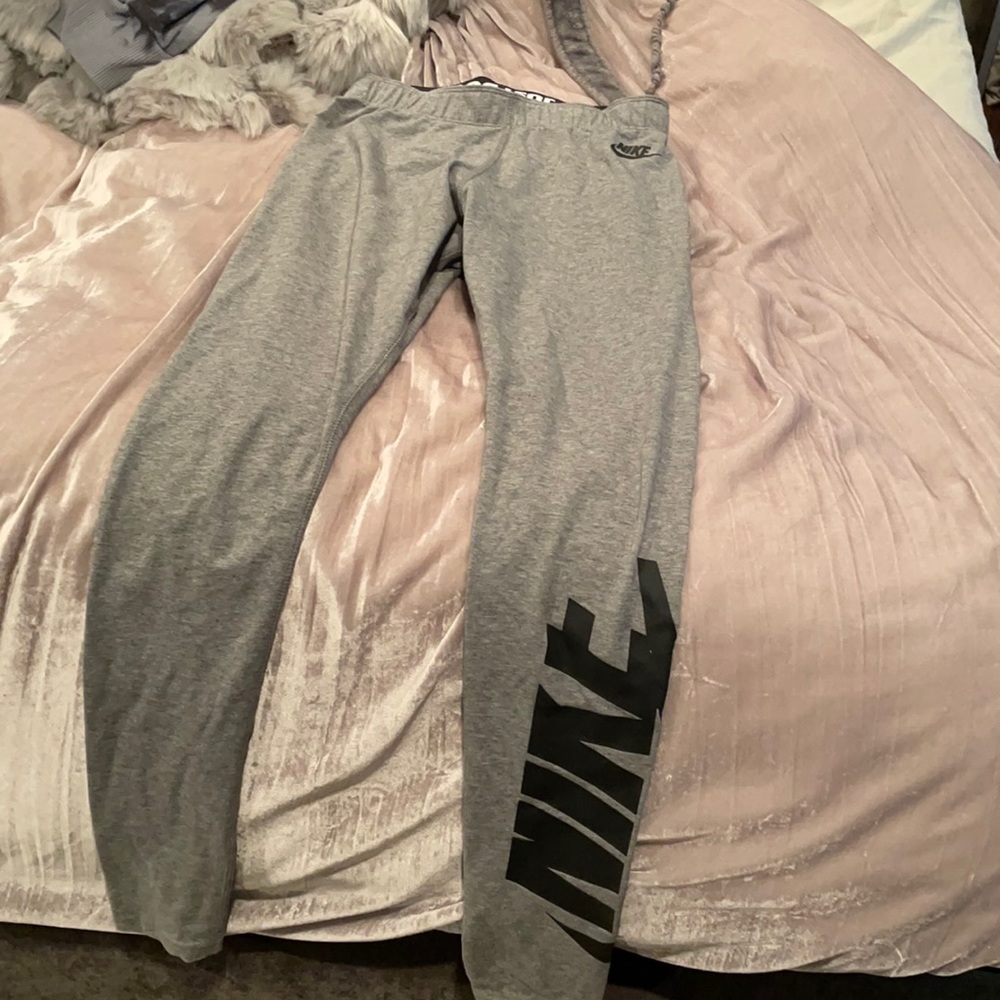 Nike leggings size small